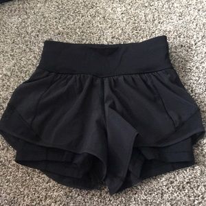 black lulu shorts